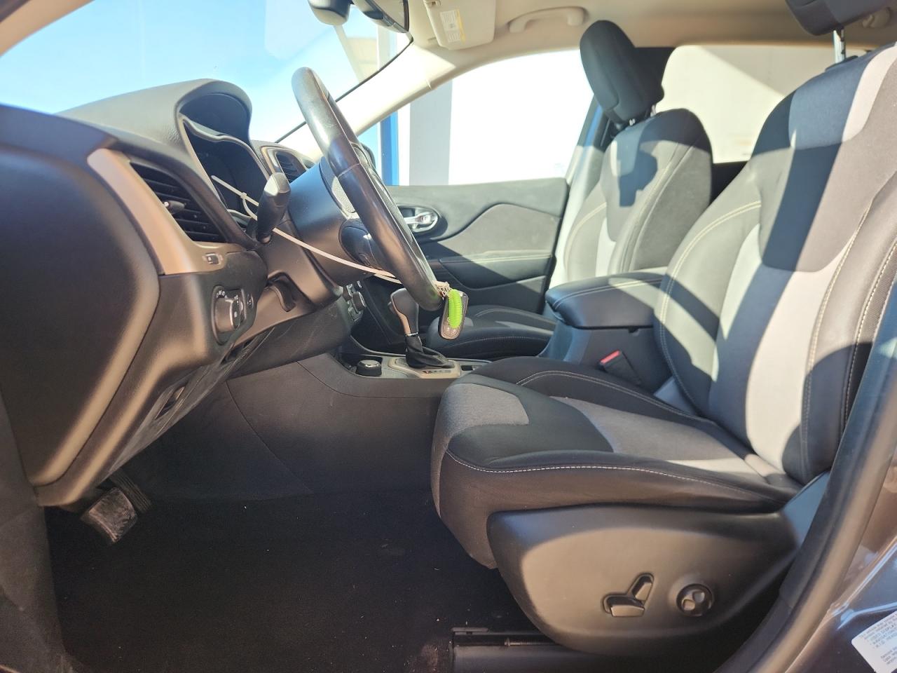 2014 Jeep Cherokee Latitude VIN: 1C4PJMCS1EW226973 Lot: 90612535