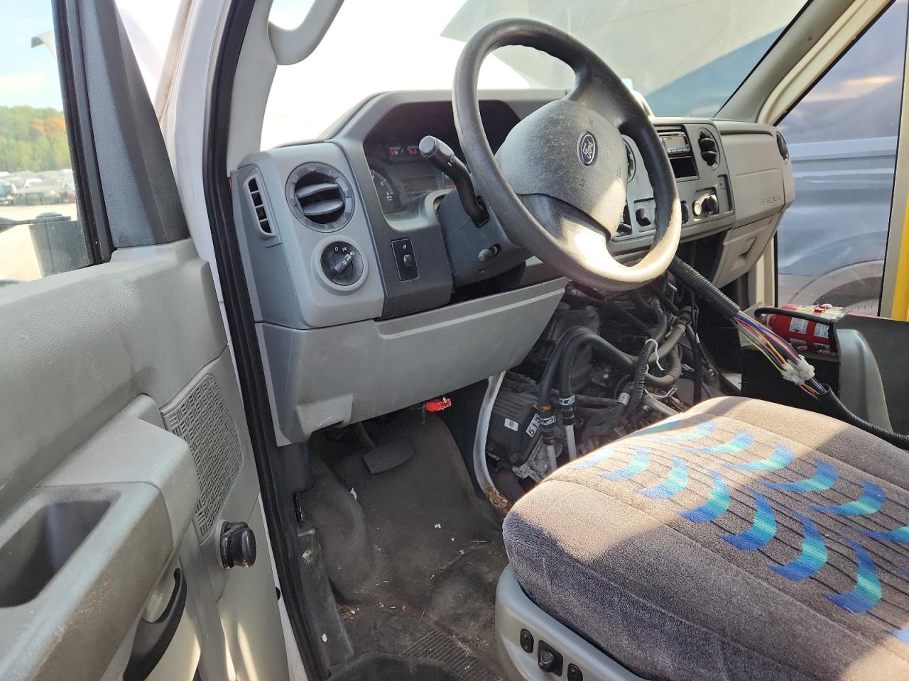 2013 Ford Econoline E350 Super Duty Cutaway Van VIN: 1FDEE3FL8DDB22853 Lot: 93028555