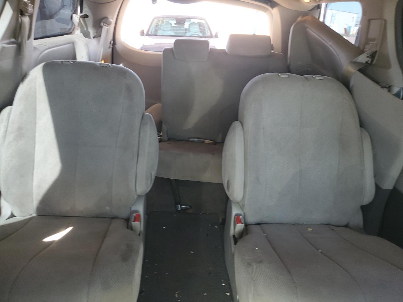 2014 Toyota Sienna VIN: 5TDZK3DC2ES525704 Lot: 90754395