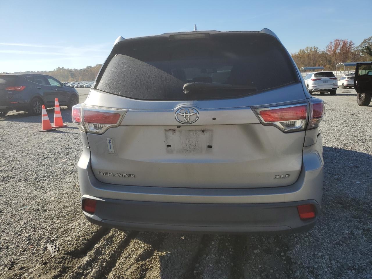 2015 Toyota Highlander Xle VIN: 5TDKKRFH5FS067932 Lot: 91206675