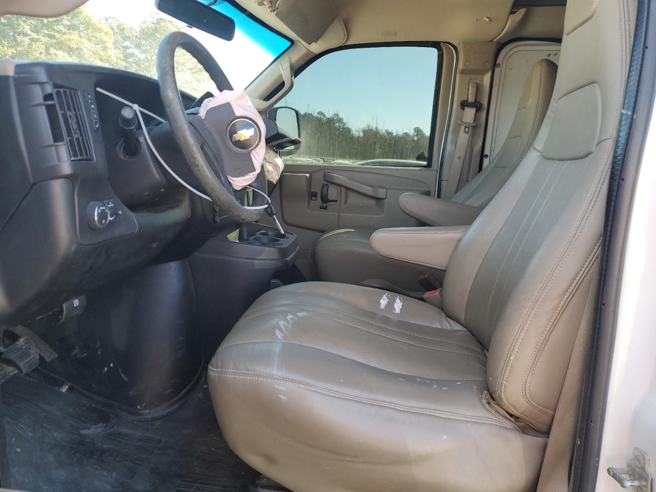 2020 Chevrolet Express G2500 VIN: 1GCWGAFP0L1151337 Lot: 92475615