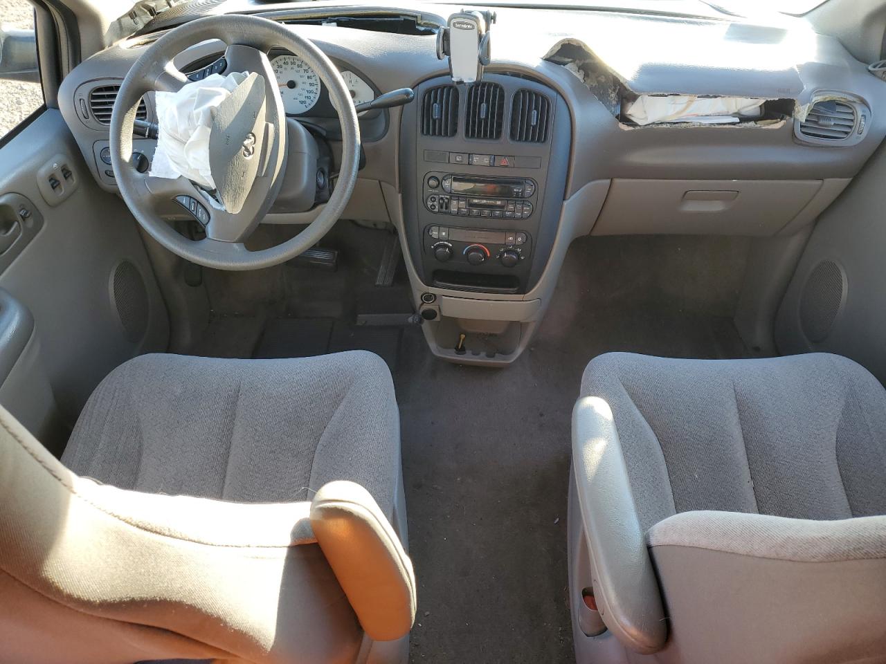 2003 Dodge Caravan Se VIN: 1D4GP25383B218272 Lot: 90846305