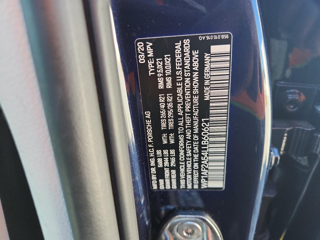 2020 Porsche Macan Turbo VIN: WP1AF2A54LLB60621 Lot: 90726485