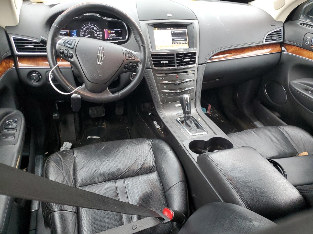 2017 Lincoln Mkt VIN: 2LMHJ5AT8HBL01048 Lot: 93492325