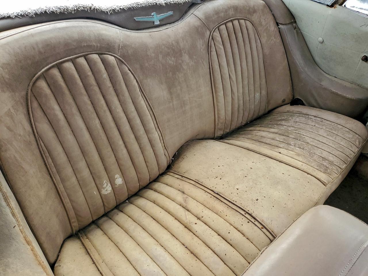 1960 Ford Thunderbir VIN: 0Y71Y165881 Lot: 94184035