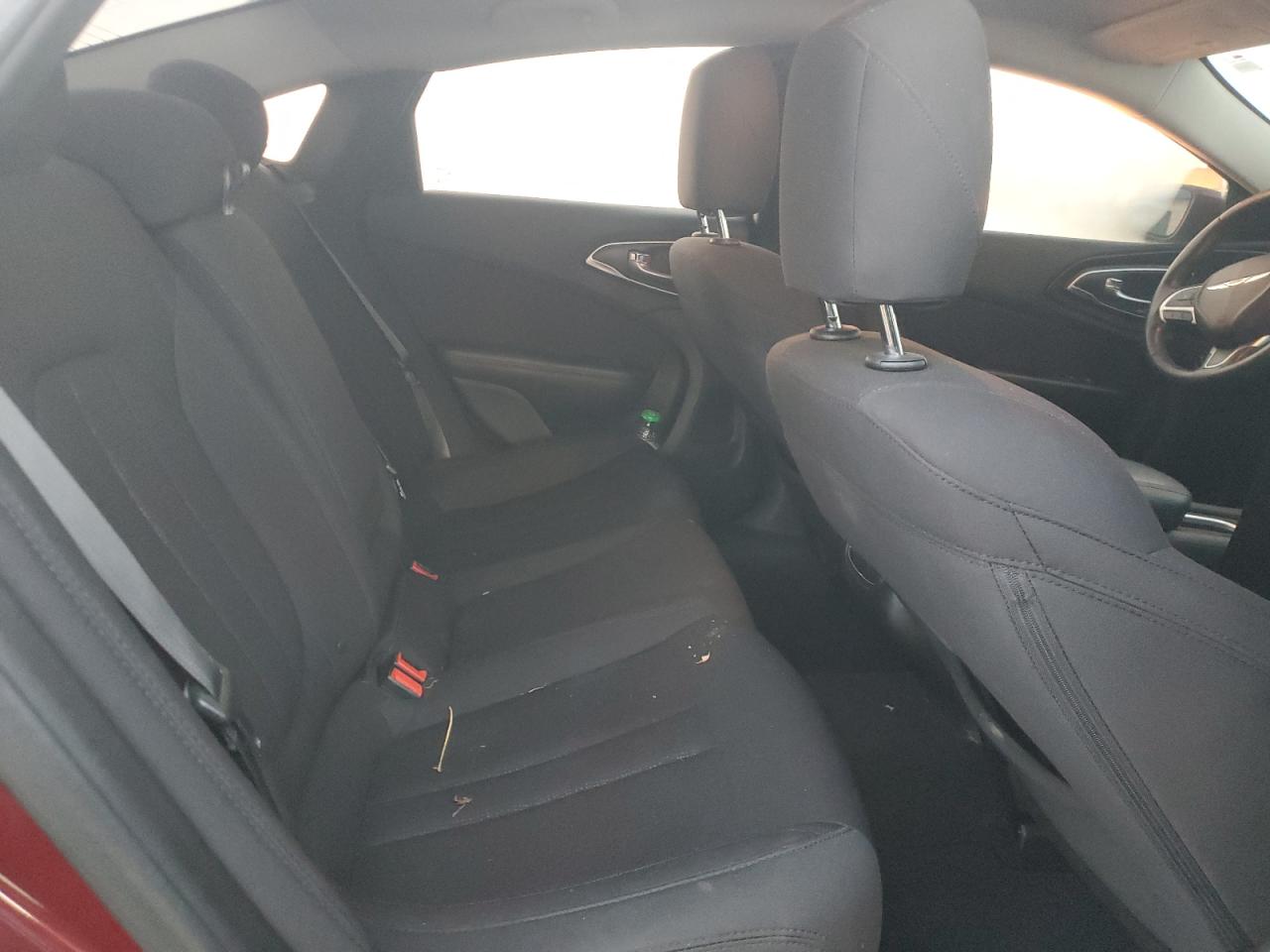 2015 Chrysler 200 Limited VIN: 1C3CCCAB0FN592750 Lot: 91840295