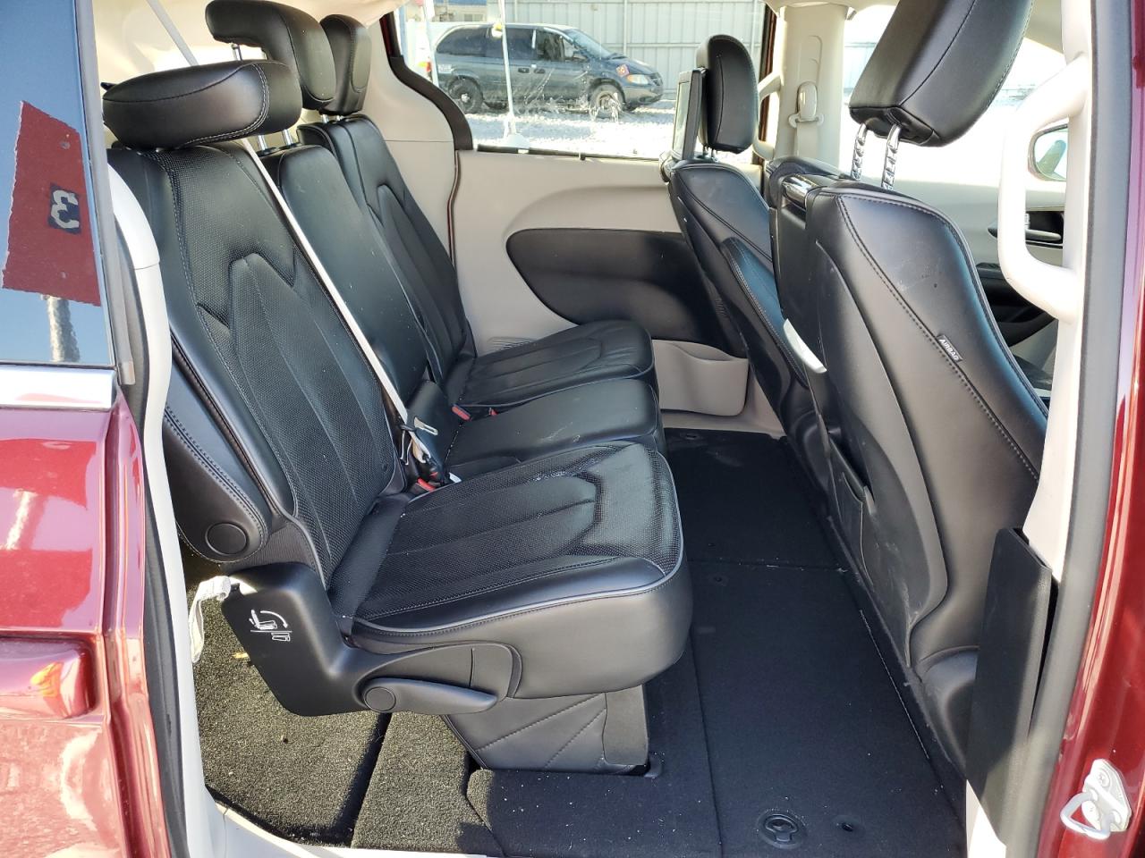 2017 Chrysler Pacifica Limited VIN: 2C4RC1GG0HR712145 Lot: 92858185