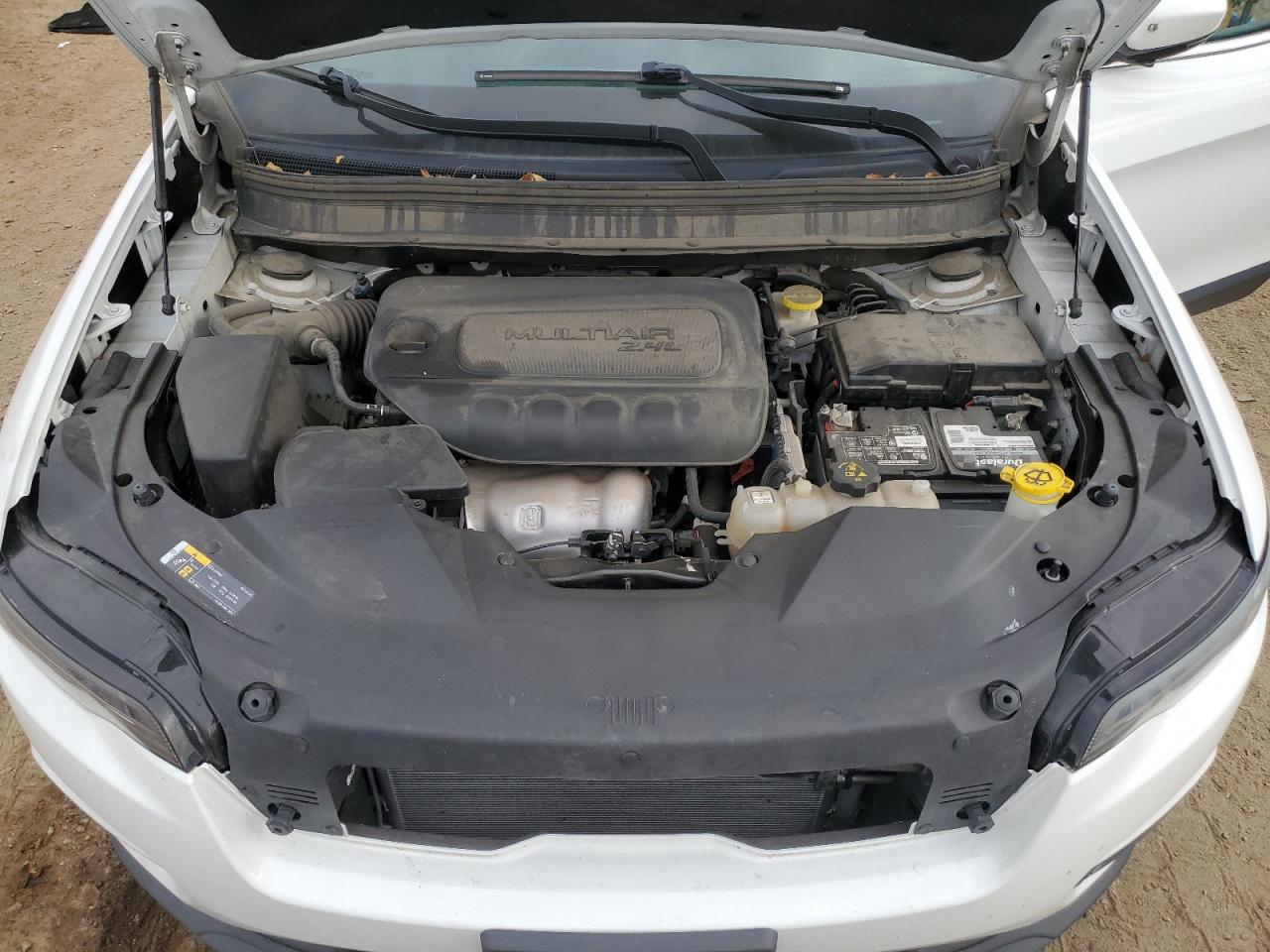 2019 Jeep Cherokee Latitude Plus VIN: 1C4PJMLB6KD402116 Lot: 92861555