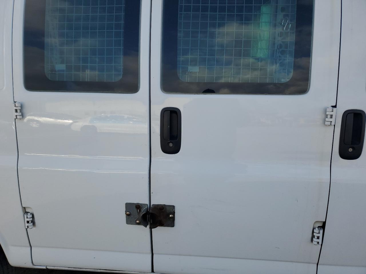 2016 Chevrolet Express G2500 Utility / Service Van VIN: 1GCWGAFF8G1293304 Lot: 91848035