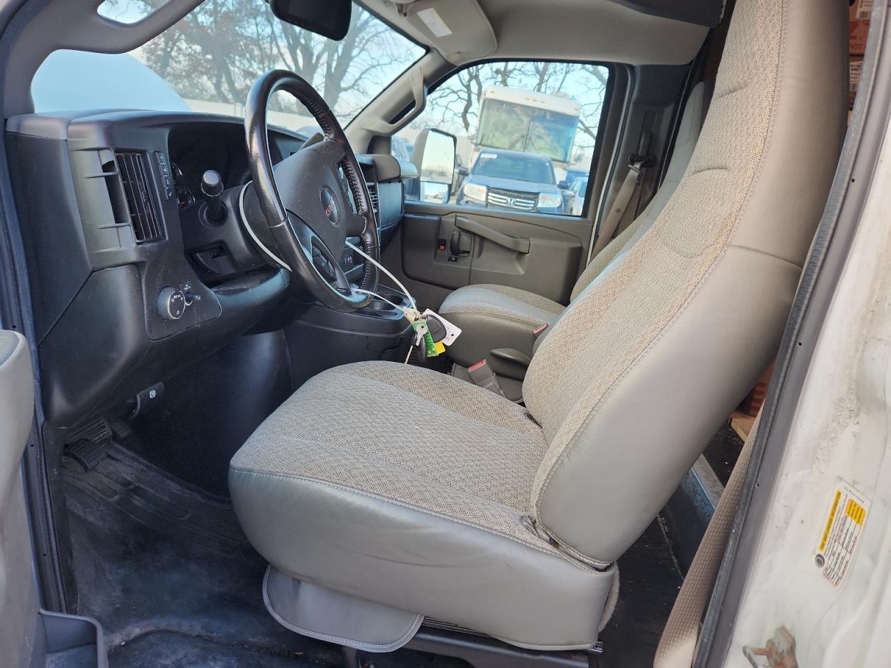 2022 GMC 3500 Savana VIN: 7GZ37TC70NN000970 Lot: 90900405