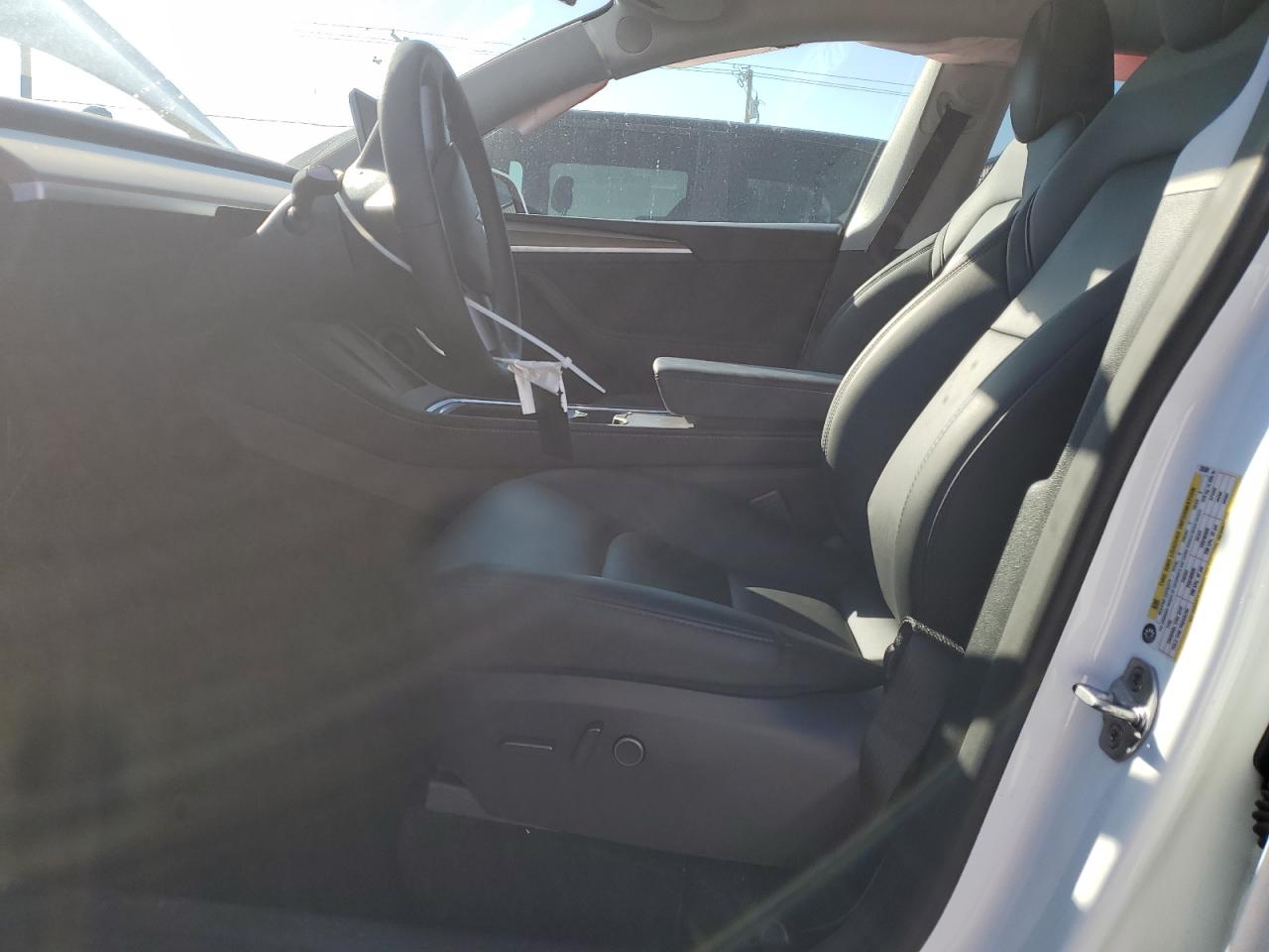 2024 Tesla Model Y VIN: 7SAYGDEE8RA230300 Lot: 93418345