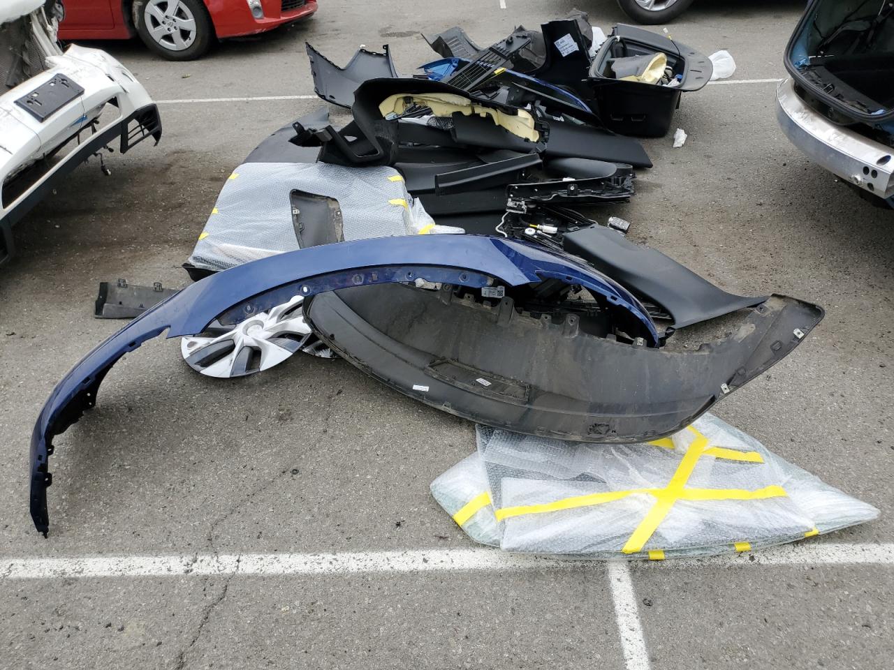 2023 Tesla Model Y VIN: 7SAYGDEE1PA207468 Lot: 92437665