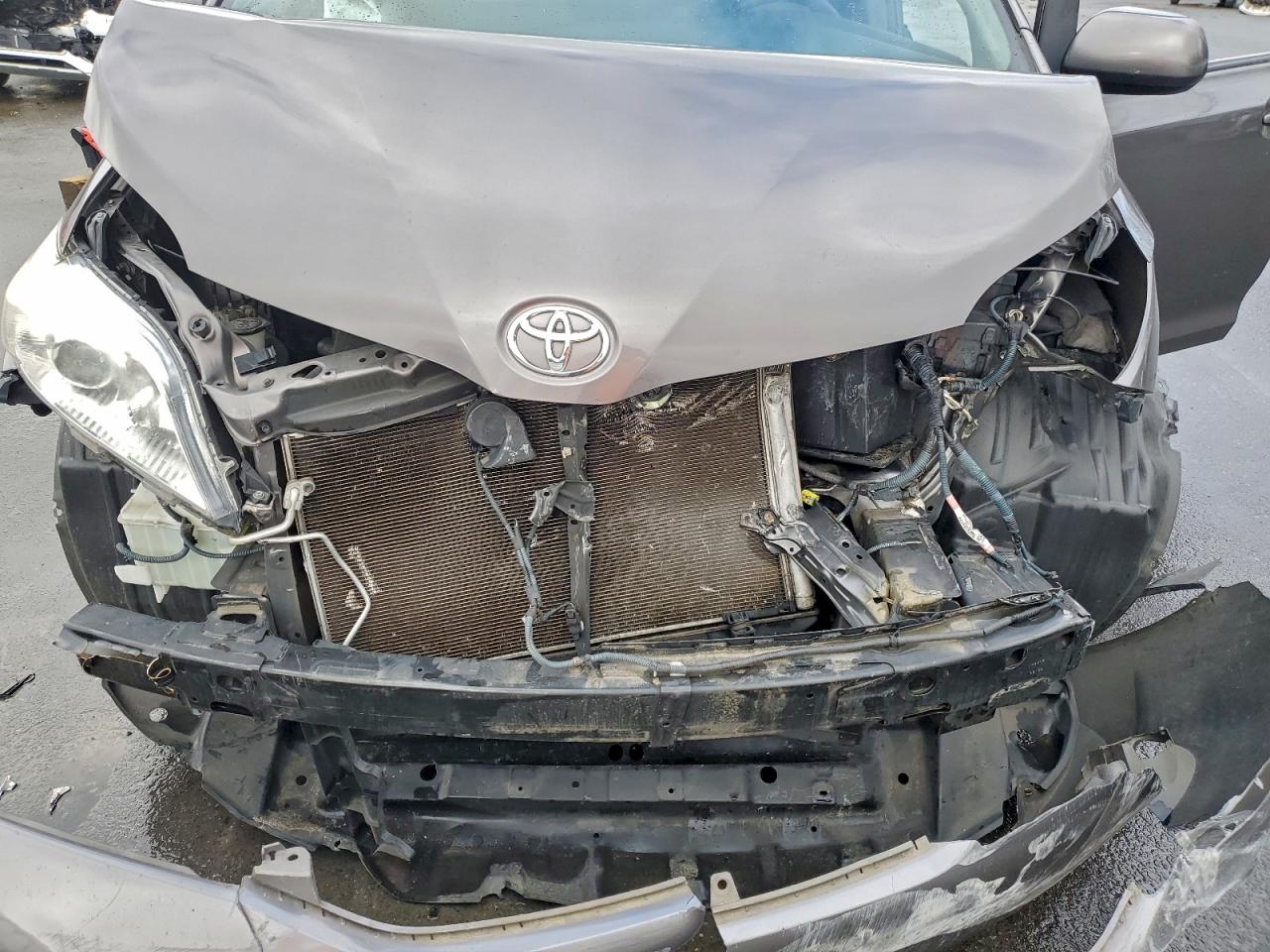 2016 Toyota Sienna Le VIN: 5TDKK3DC9GS710420 Lot: 94403445