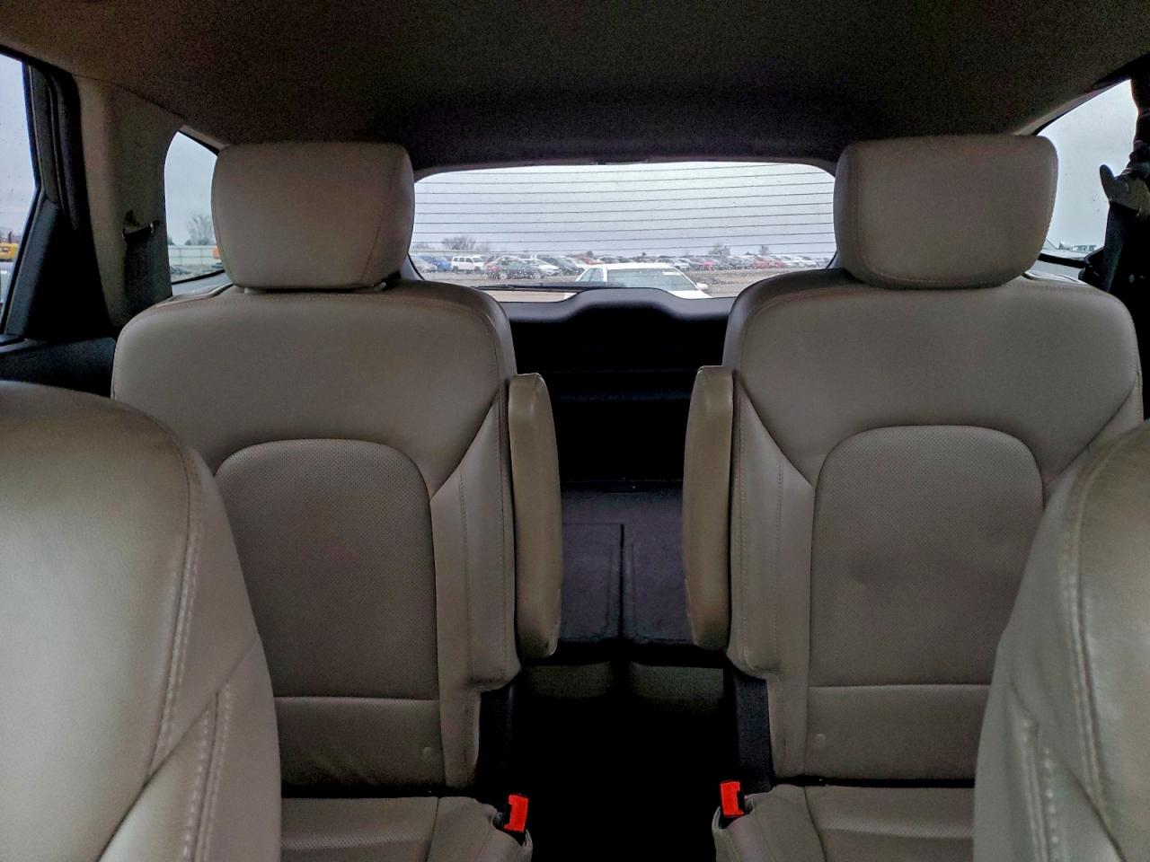 2017 Hyundai Santa Fe Se VIN: KM8SN4HF8HU232419 Lot: 93431915