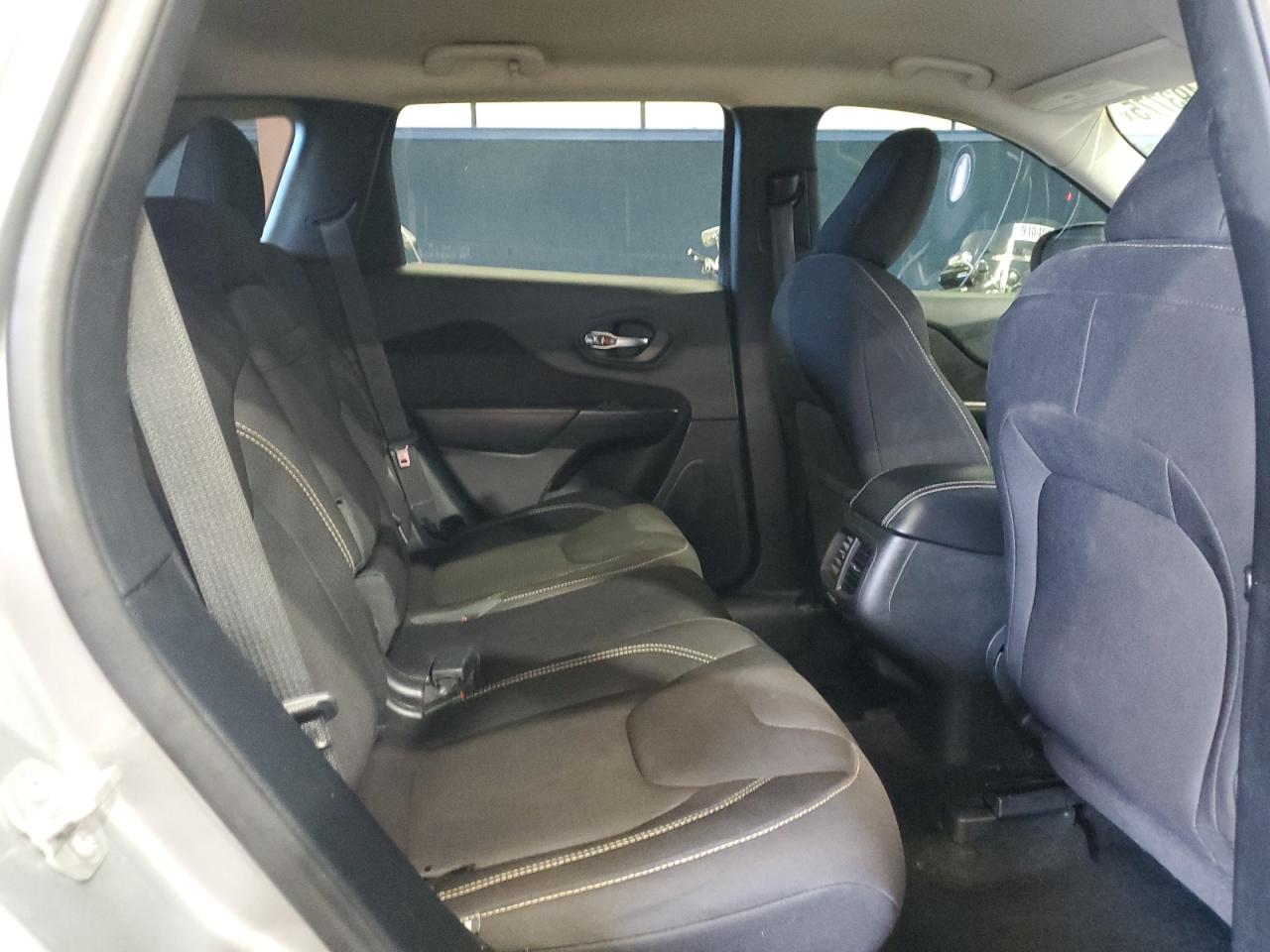 2015 Jeep Cherokee Latitude VIN: 1C4PJMCS9FW513625 Lot: 93493775