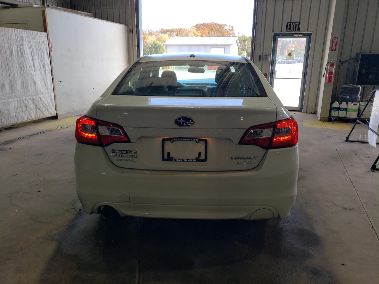 2015 Subaru Legacy 2.5I Limited VIN: 4S3BNAL6XF3049195 Lot: 91387485