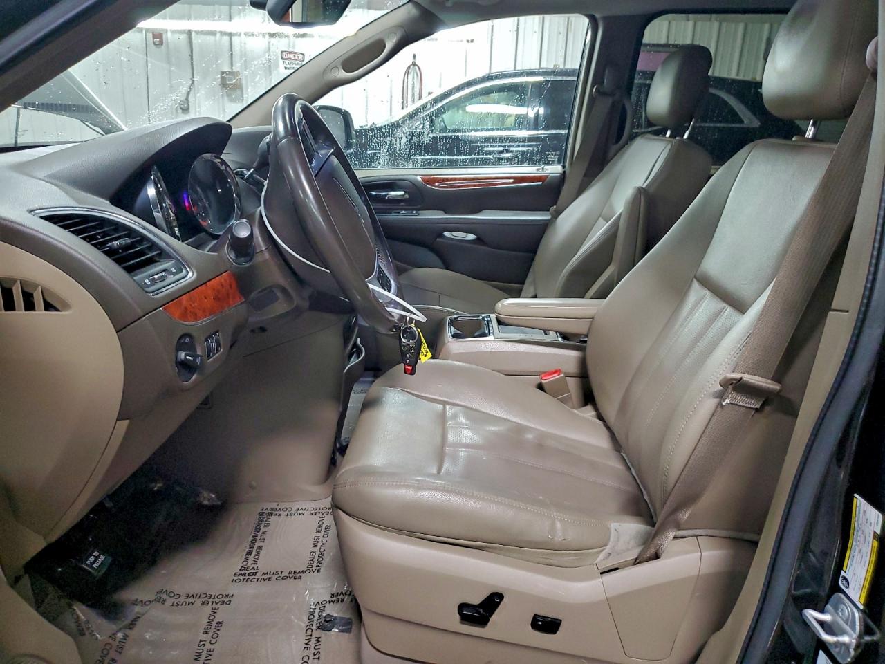 2014 Chrysler Town & Country Touring L VIN: 2C4RC1CG6ER201539 Lot: 94104785