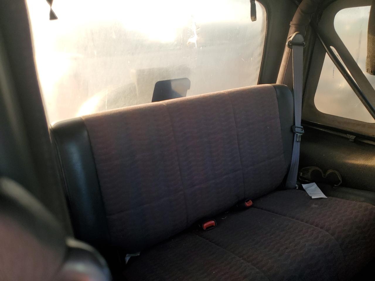 2000 Jeep Wrangler / Tj Se VIN: 1J4FA29P9YP720025 Lot: 92681625