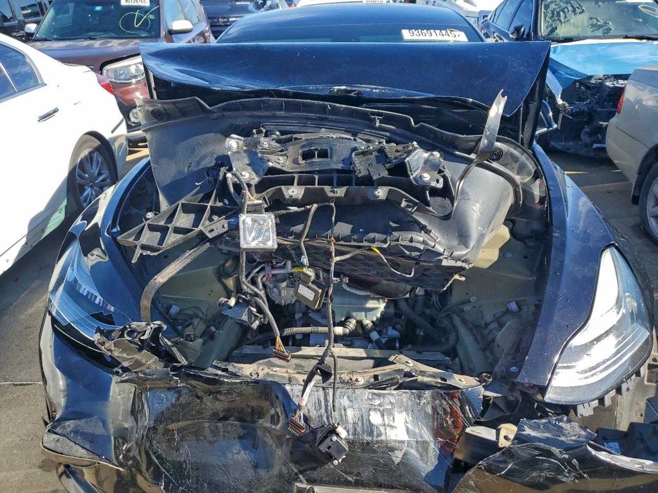 2019 Tesla Model 3 VIN: 5YJ3E1EB3KF390675 Lot: 93691445