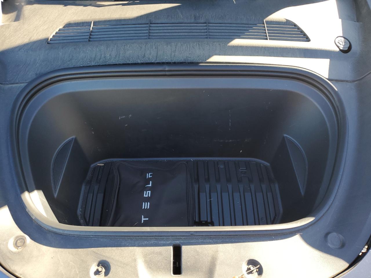 2022 Tesla Model Y VIN: 7SAYGAEE0NF508585 Lot: 91137715