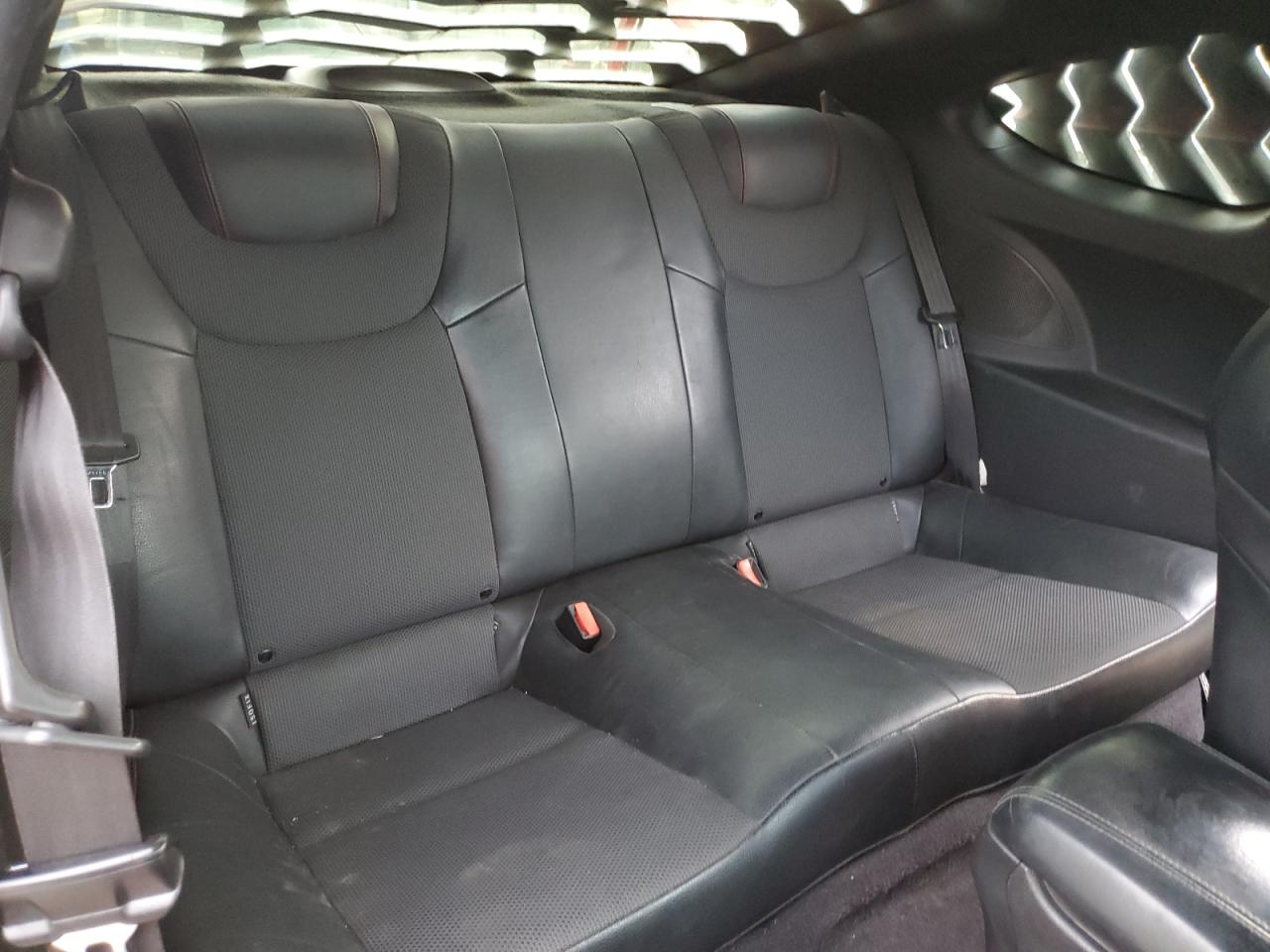 2015 Hyundai Genesis Coupe 3.8L VIN: KMHHU6KJ8FU124028 Lot: 92661075