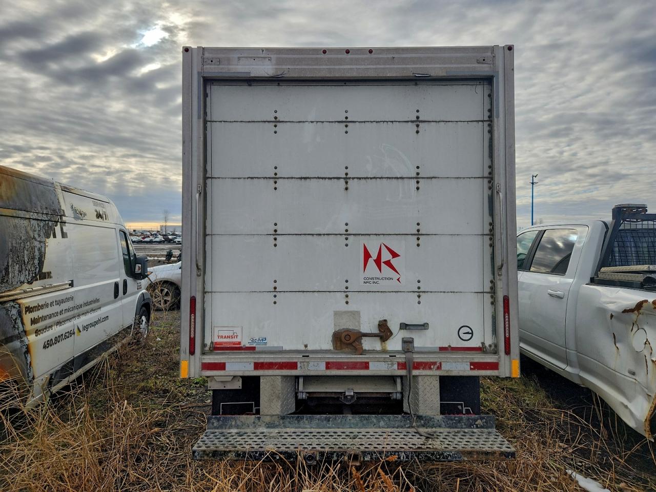 2018 GMC Savana Cutaway G3500 VIN: 1GD07RFP5J1250748 Lot: 93702335