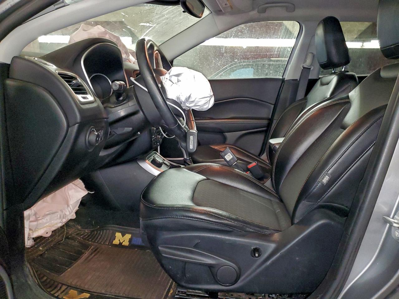 2019 Jeep Compass Latitude VIN: 3C4NJDBB8KT641539 Lot: 94493105