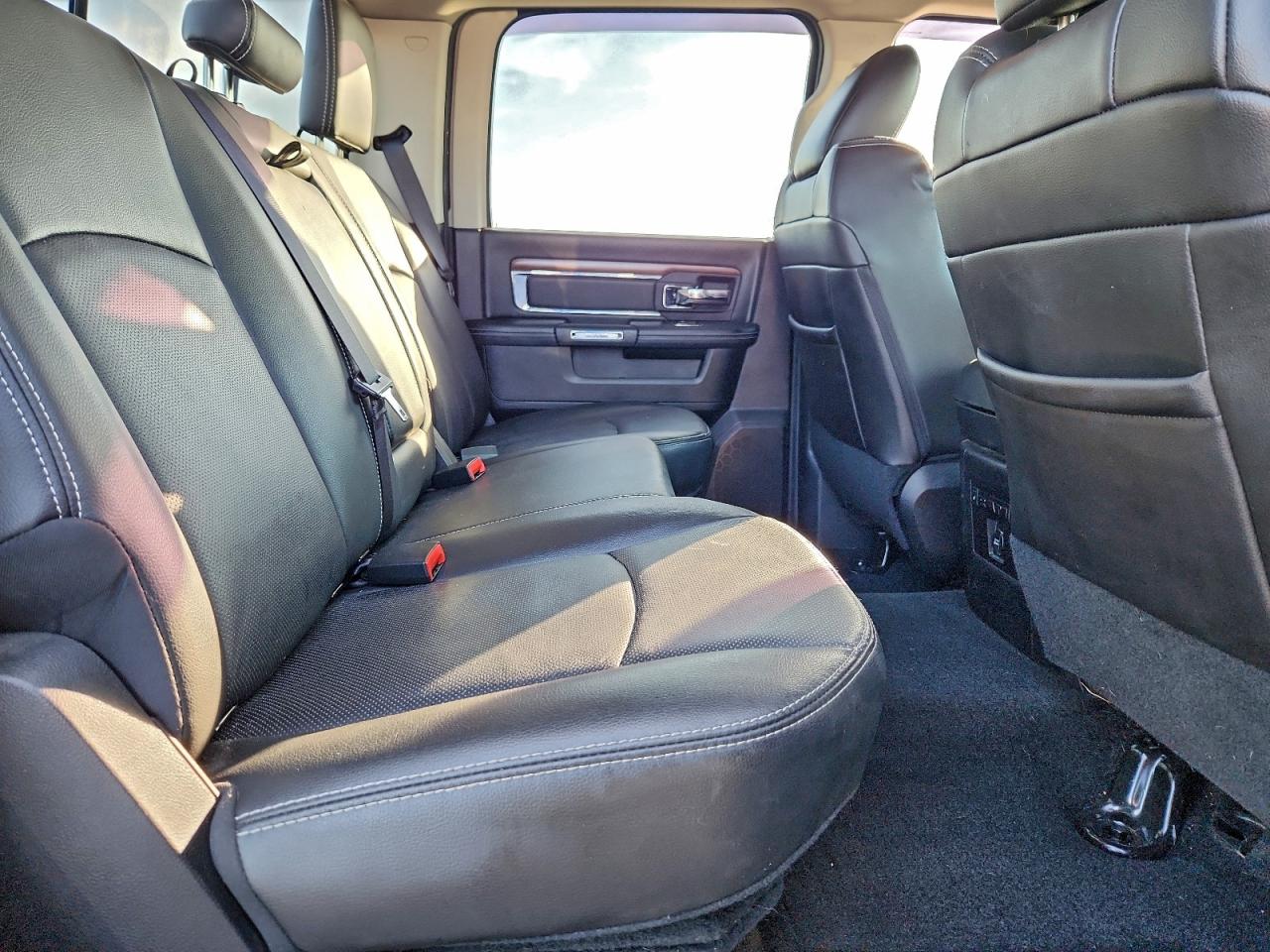 2015 Ram 1500 Laramie VIN: 1C6RR6NM2FS664316 Lot: 94273885