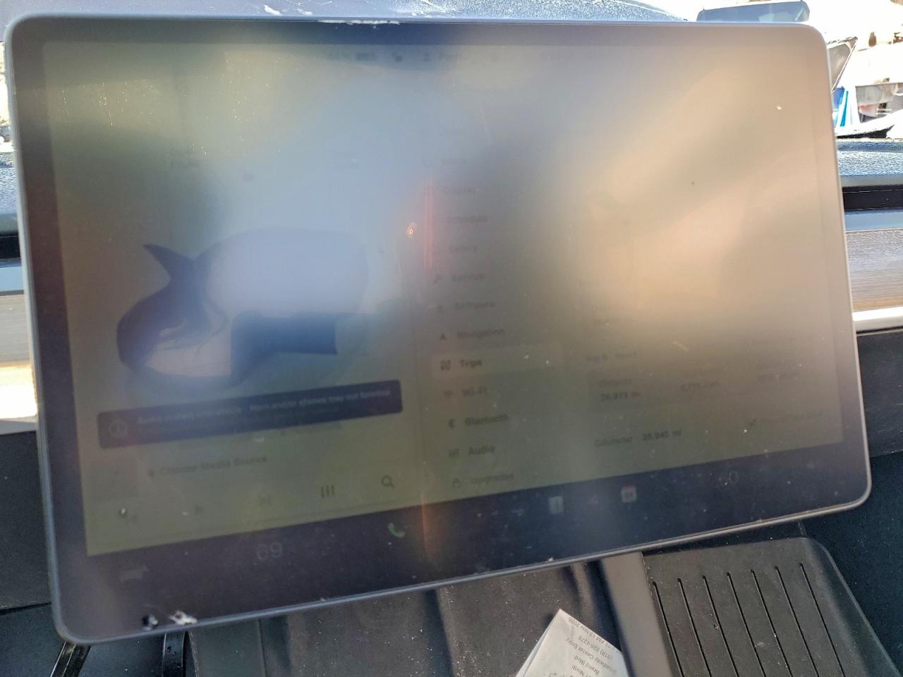 2024 Tesla Model Y VIN: 7SAYGDEE2RF132737 Lot: 93760855