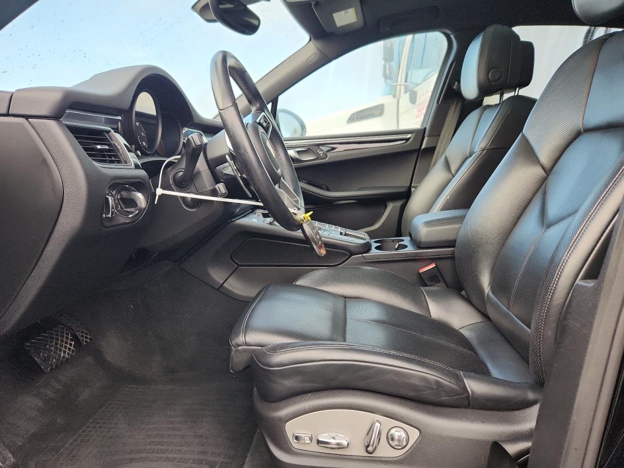 2018 Porsche Macan VIN: WP1AA2A50JLB05630 Lot: 92672965