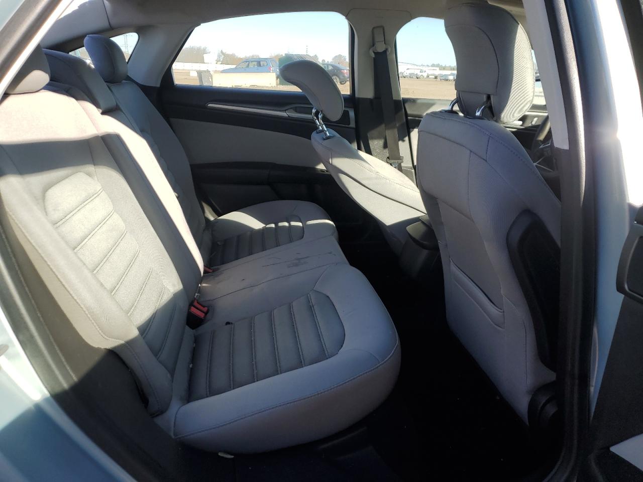 2014 Ford Fusion S Hybrid VIN: 3FA6P0UU9ER369083 Lot: 92393425