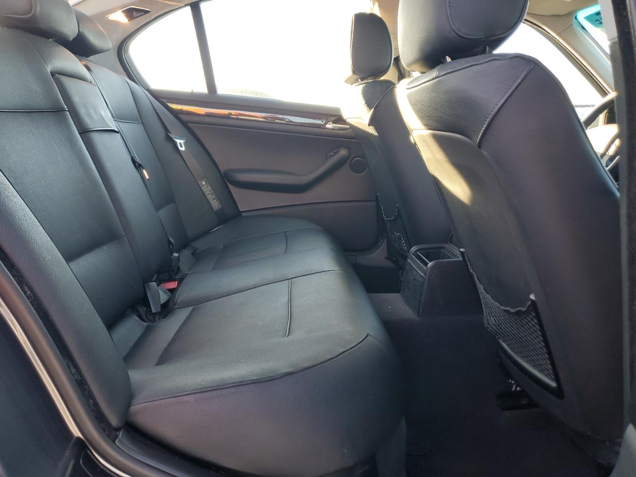 2003 BMW 325 I VIN: WBAET374X3NJ26653 Lot: 90412775