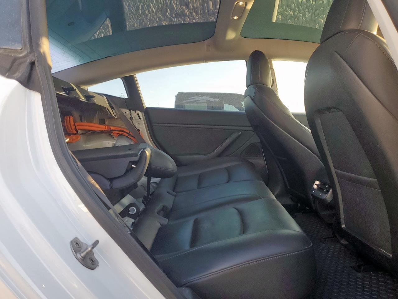 2018 Tesla Model 3 VIN: 5YJ3E1EA8JF165075 Lot: 85437865