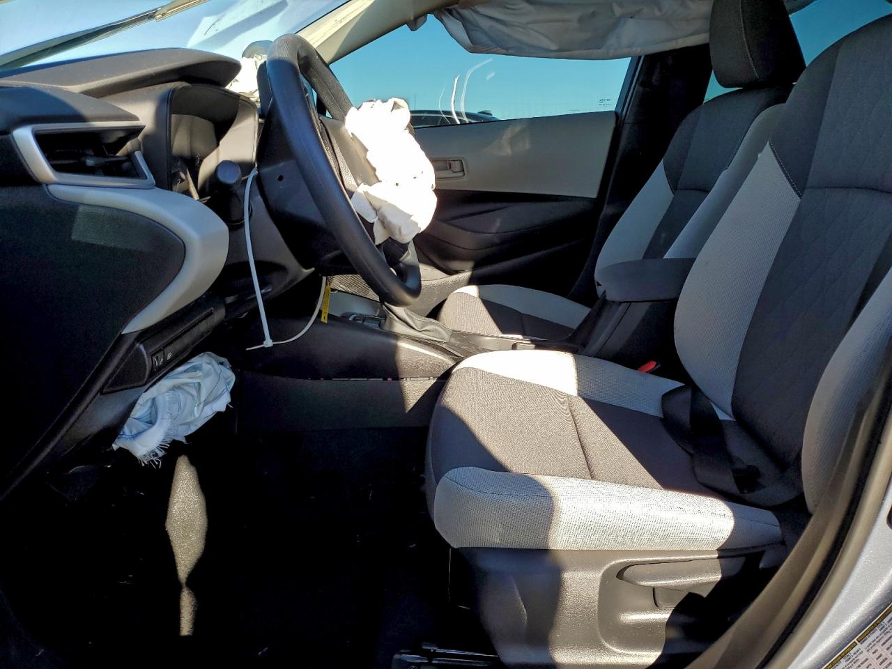 2025 Toyota Corolla Le VIN: 5YFB4MDE1SP318633 Lot: 94528025