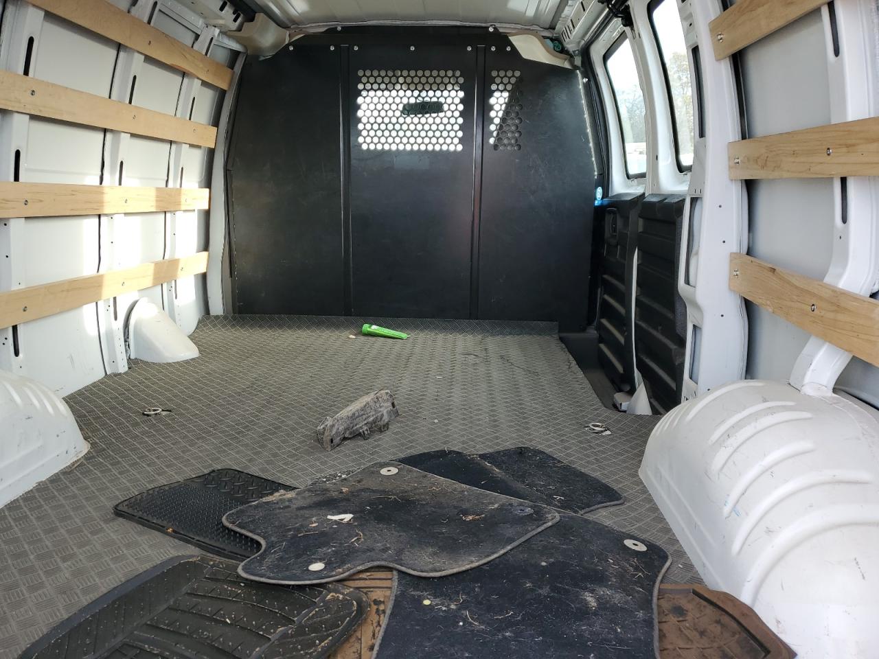 2024 Chevrolet Express Delivery Van VIN: 1GCWGAFP5R1262541 Lot: 92852465