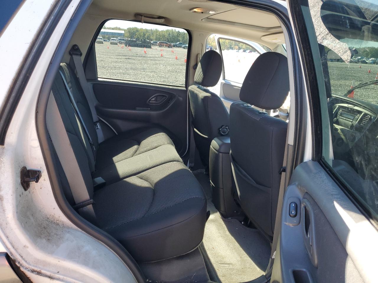 2005 Mazda Tribute S VIN: 4F2YZ04175KM12181 Lot: 91374725