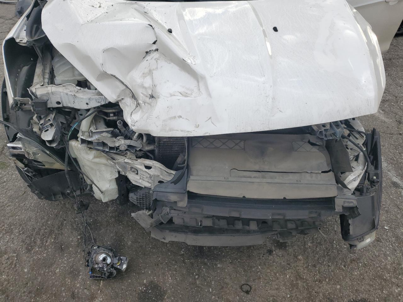 2014 Ford Escape Titanium VIN: 1FMCU0J9XEUA38913 Lot: 92259465