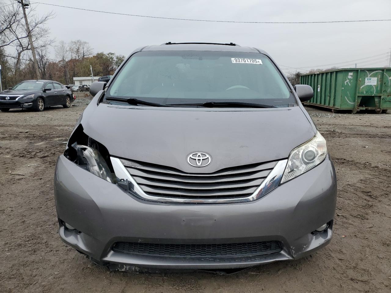 2011 Toyota Sienna Xle VIN: 5TDYK3DC4BS128292 Lot: 93701705