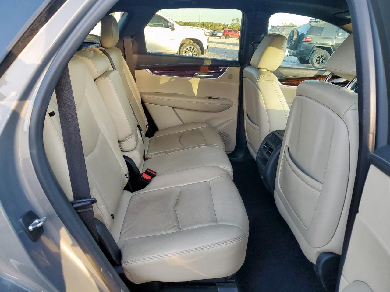 2018 Cadillac Xt5 Luxury VIN: 1GYKNCRSXJZ205333 Lot: 92803635