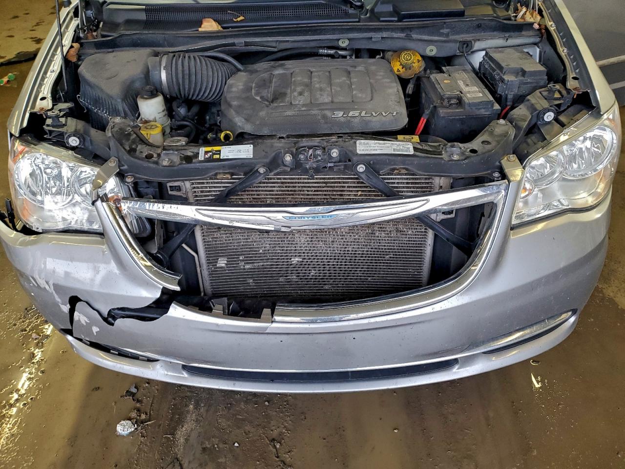 2015 Chrysler Town & Country Touring VIN: 2C4RC1BG2FR675717 Lot: 94107835