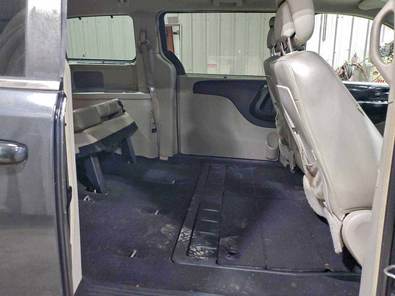 2011 Chrysler Town & Country Touring L VIN: 2A4RR8DG6BR782567 Lot: 94267035