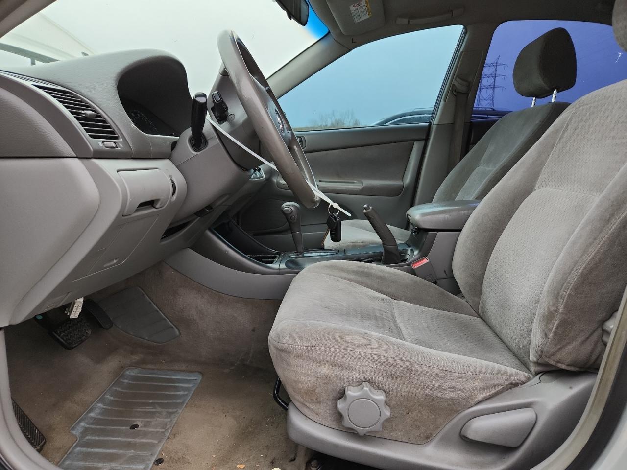 2003 Toyota Camry Le VIN: JTDBE32K130150200 Lot: 93899645