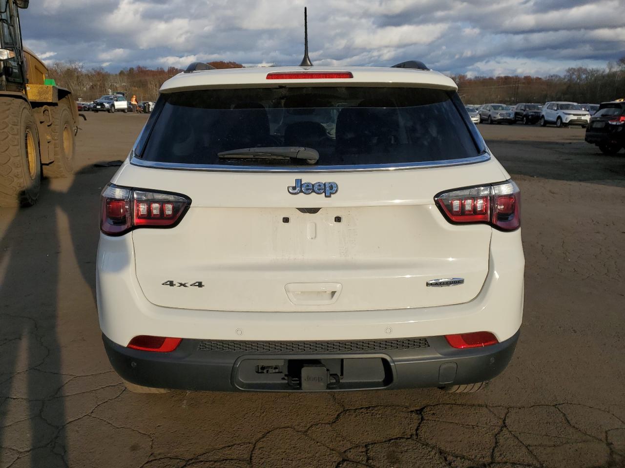 2018 Jeep Compass Latitude VIN: 3C4NJDBB8JT262197 Lot: 92884155