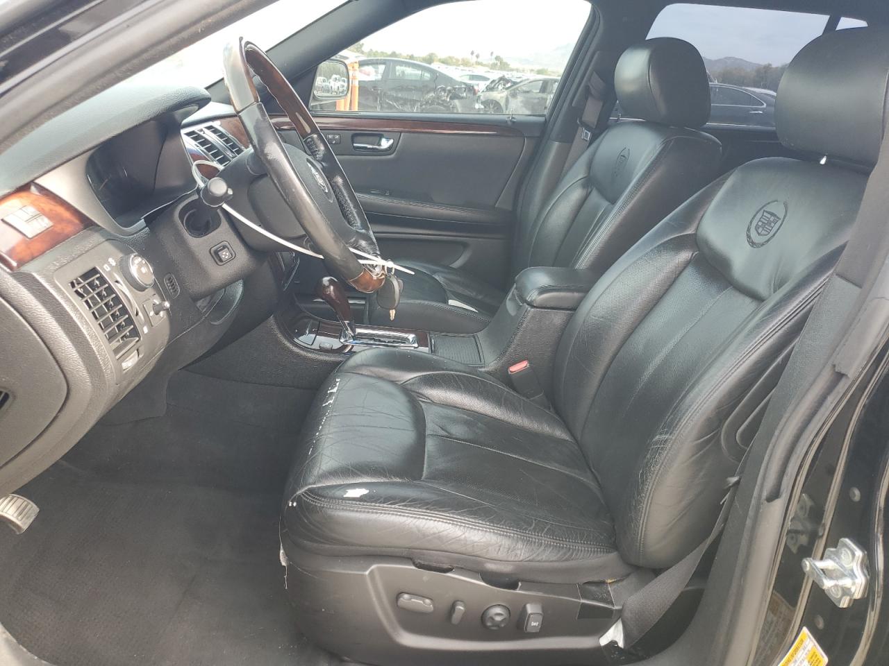 2007 Cadillac Dts VIN: 1G6KD57947U111090 Lot: 92315545