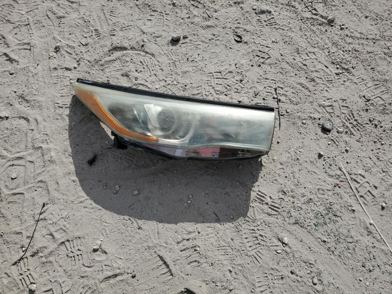 2015 Toyota Highlander Le VIN: 5TDZARFH7FS016384 Lot: 93917925