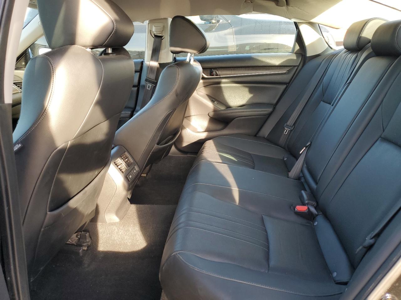 2022 Honda Accord Exl VIN: 1HGCV1F58NA054091 Lot: 92432115