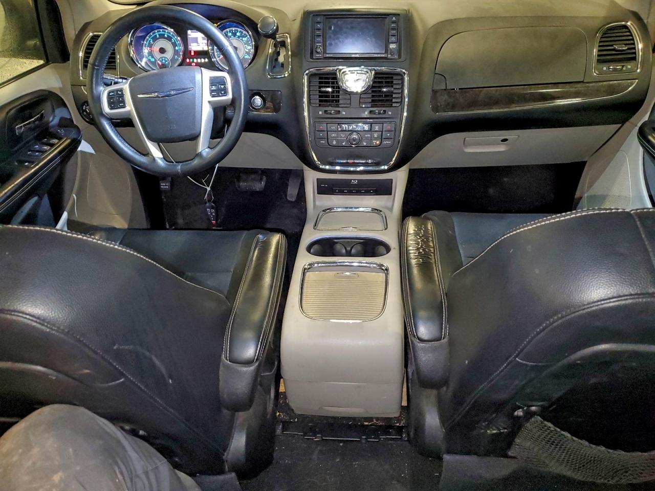 2016 Chrysler Town & Country Touring L VIN: 2C4RC1CG9GR285407 Lot: 94300975