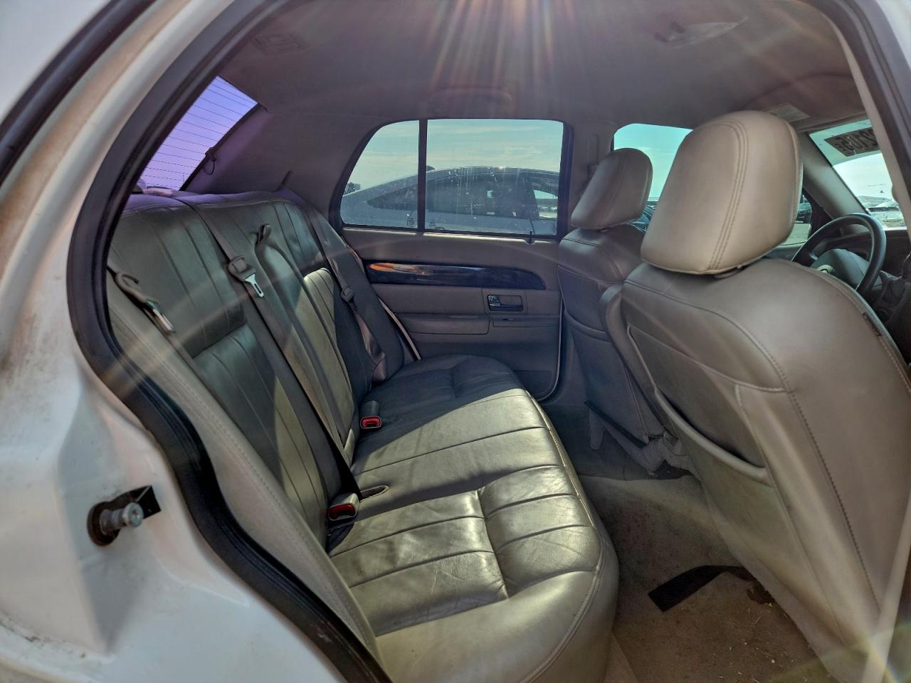 2010 Mercury Grand Marquis Ls VIN: 2MEBM7FVXAX636614 Lot: 93882105