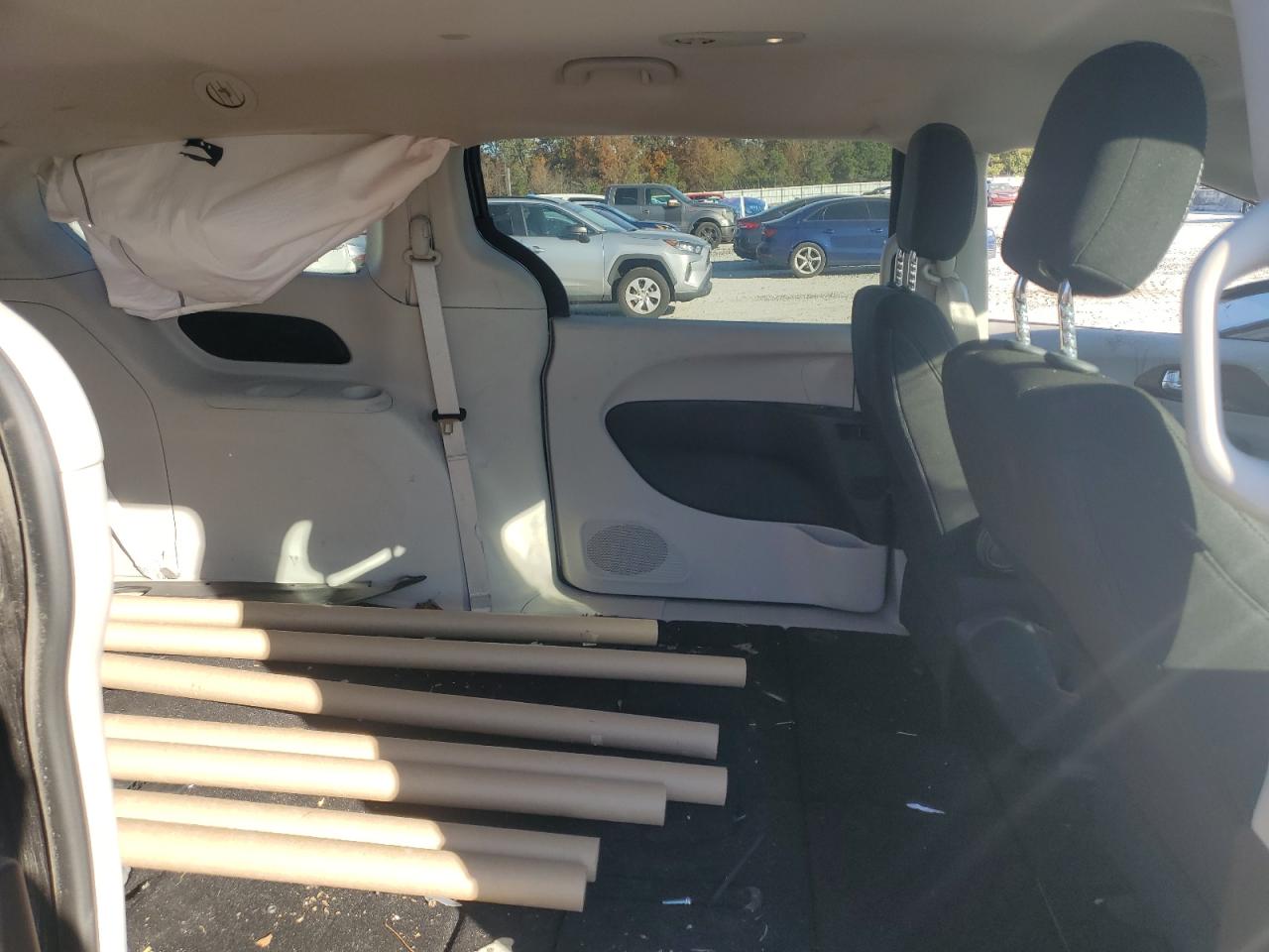 2022 Chrysler Voyager Lx VIN: 2C4RC1CG9NR103427 Lot: 90747775