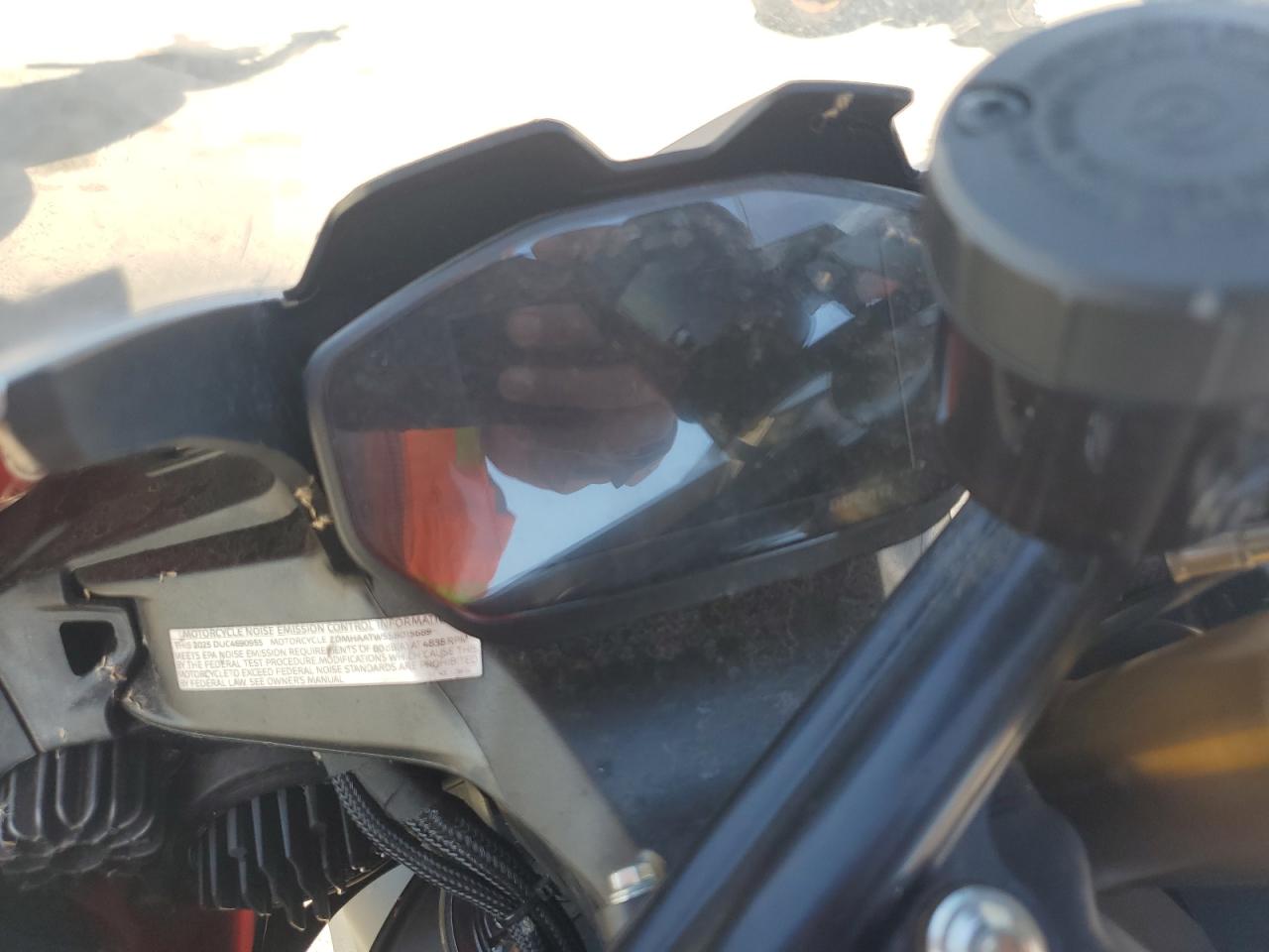 2025 Ducati Panigale V2 VIN: ZDMHAATW5SB015689 Lot: 91831855